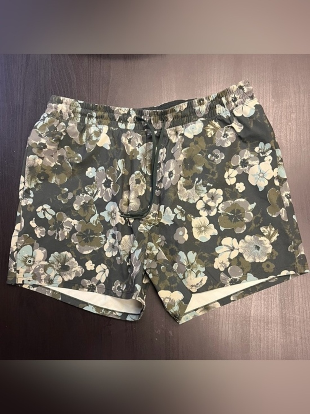 Lululemon Mens Swim Shorts 5" Lined - XL